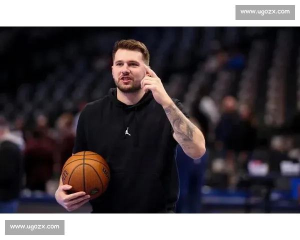 瘦身东契奇火力狂飙,独行侠防守豪赌难掩失衡 瘦身东契奇火力狂飙,独行侠防守豪赌难掩失衡